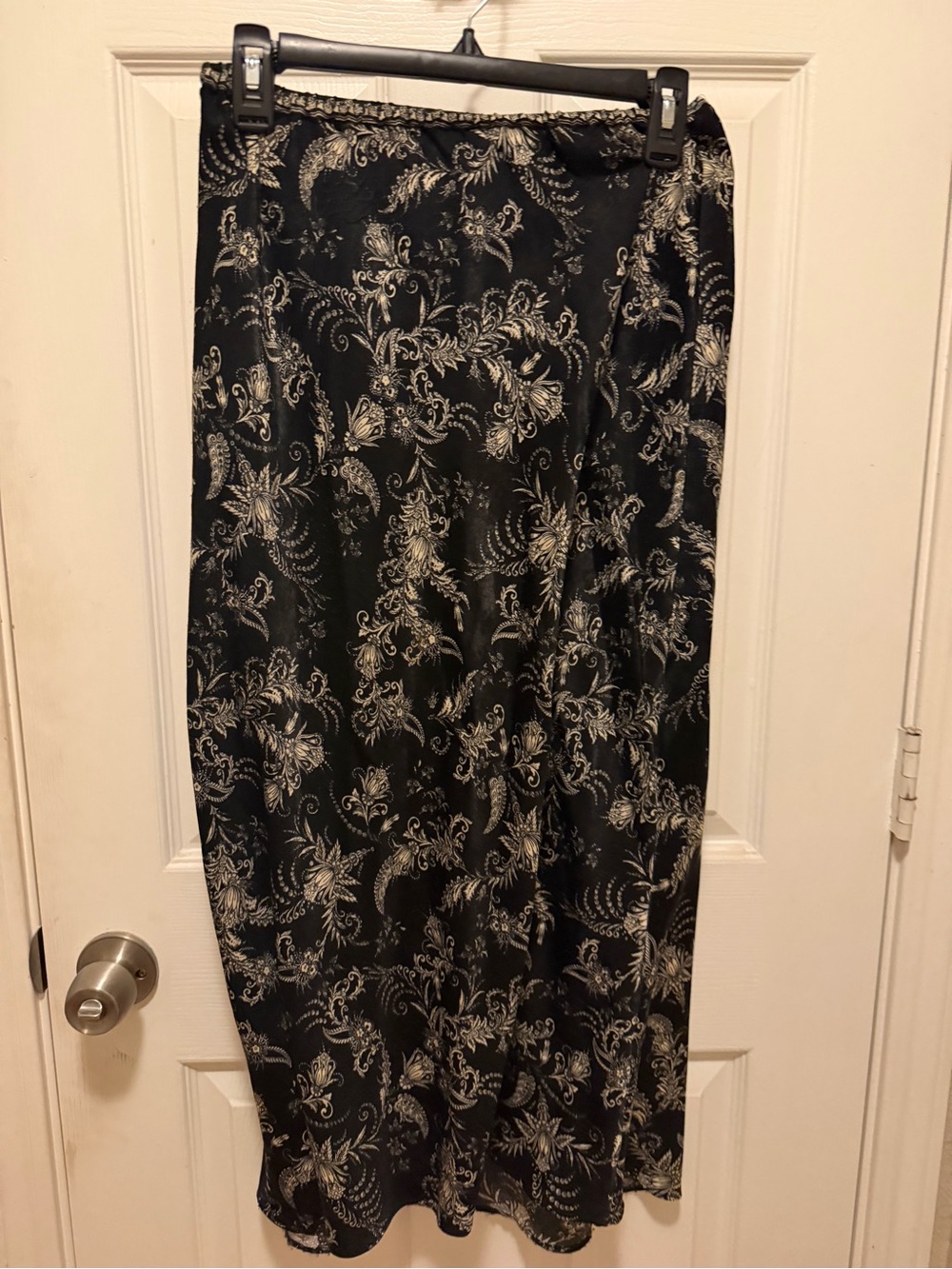 Max Studio Black and Cream Paisley Midi Skirt